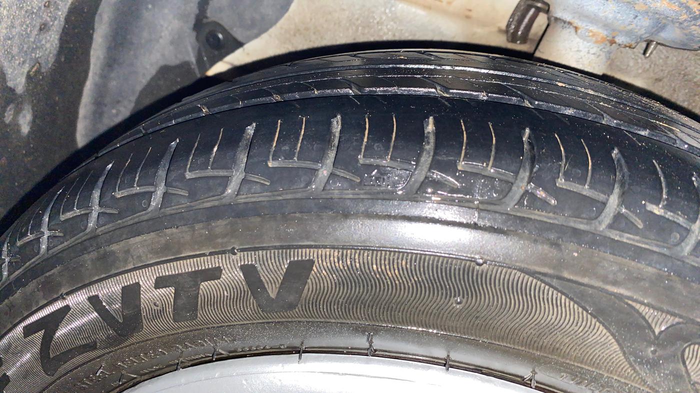 2014 Hyundai Xcent S 1.2, Petrol, Manual, 98,826 km, Left Front Tyre Tread