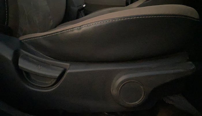 2014 Hyundai Xcent S 1.2, Petrol, Manual, 98,800 km, Driver Side Adjustment Panel