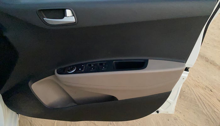 2014 Hyundai Xcent S 1.2, Petrol, Manual, 98,800 km, Driver Side Door Panels Control