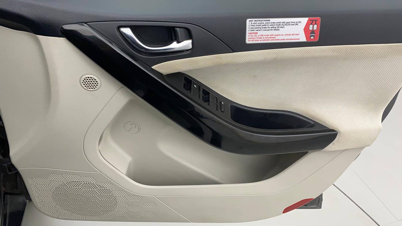 2021 Tata NEXON XZA PLUS SUNROOF PETROL, Petrol, Automatic, 9,473 km, Driver Side Door Panels Control