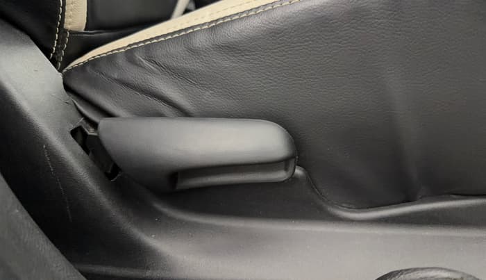 2021 Maruti Vitara Brezza LXI, Petrol, Manual, 28,727 km, Driver Side Adjustment Panel