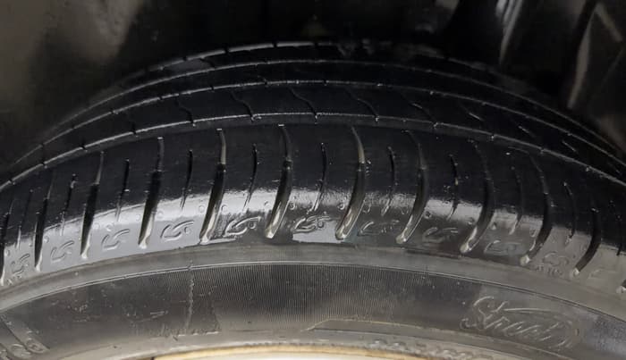 2021 Maruti Vitara Brezza LXI, Petrol, Manual, 28,727 km, Left Rear Tyre Tread