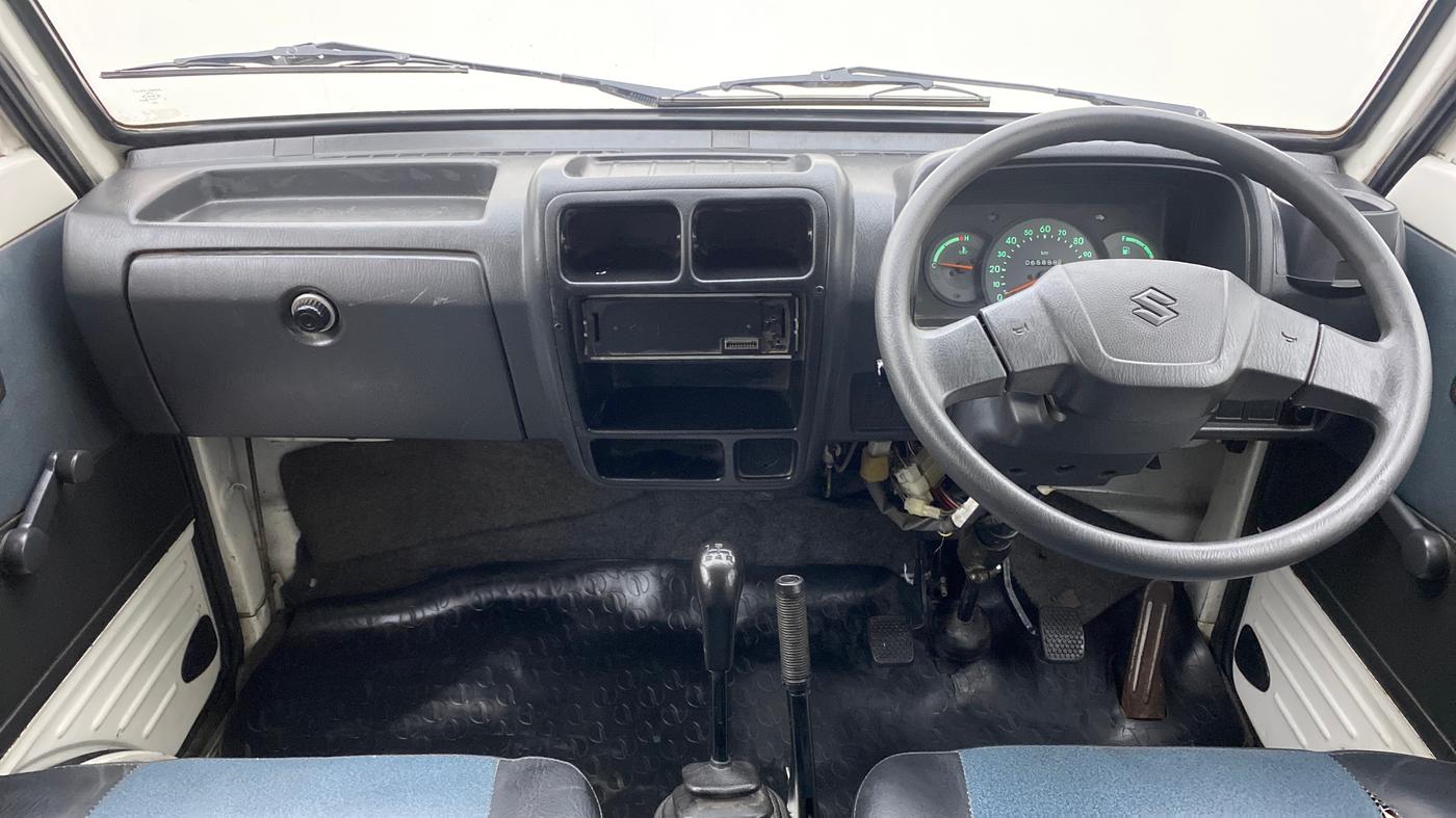 2011 Maruti OMNI E 8 STR, Petrol, Manual, 65,899 km, Dashboard