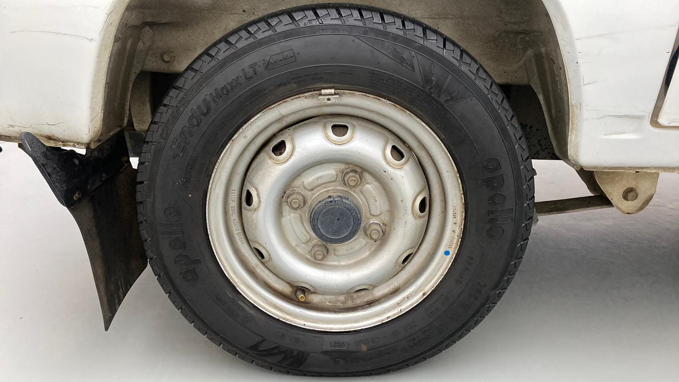 2011 Maruti OMNI E 8 STR, Petrol, Manual, 65,899 km, Right Rear Wheel