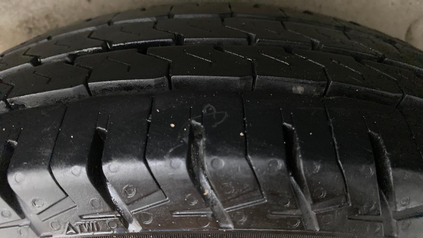 2011 Maruti OMNI E 8 STR, Petrol, Manual, 65,899 km, Right Rear Tyre Tread