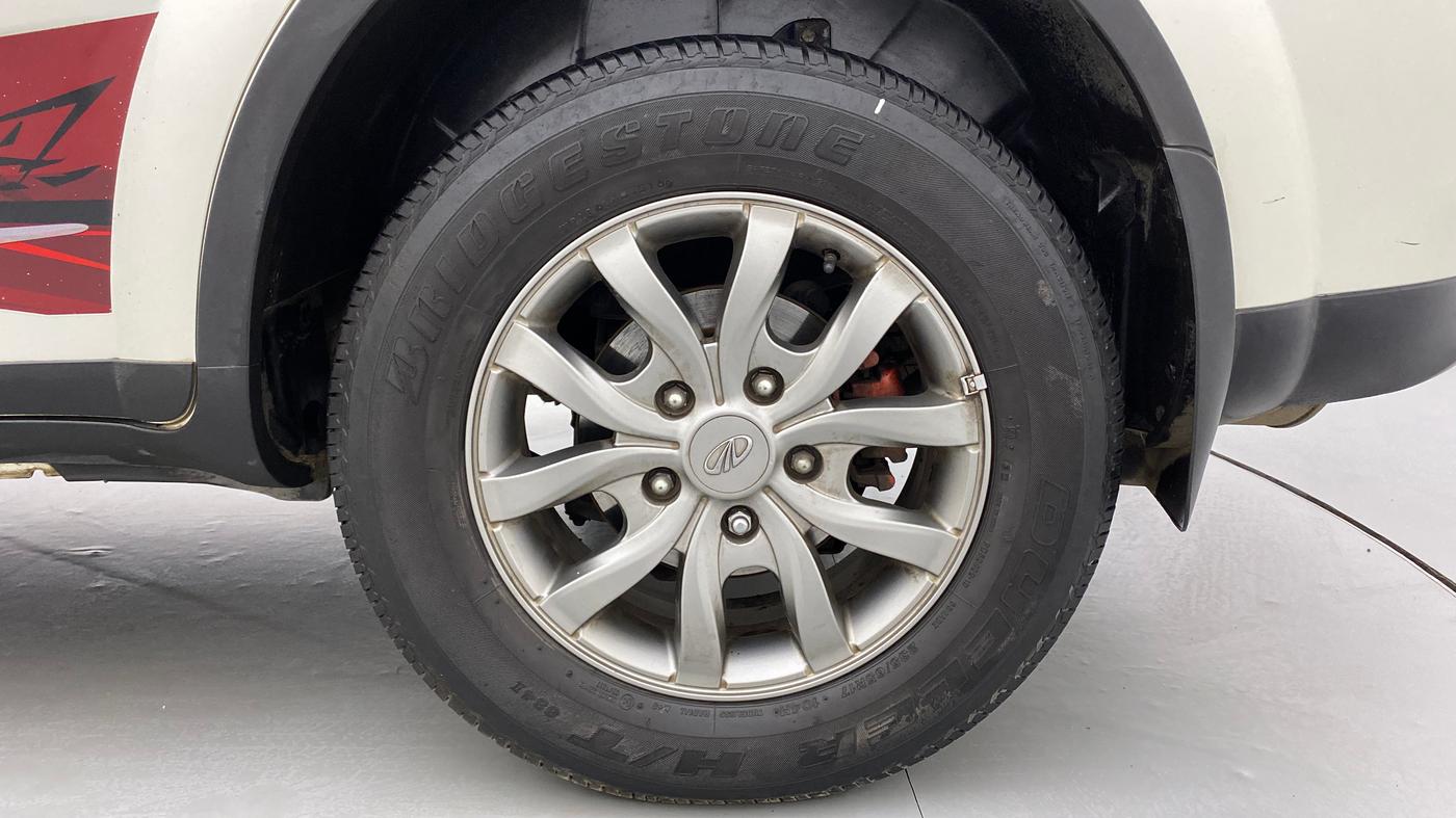 2017 Mahindra XUV500 W10 AT, Diesel, Automatic, 79,656 km, Left Rear Wheel