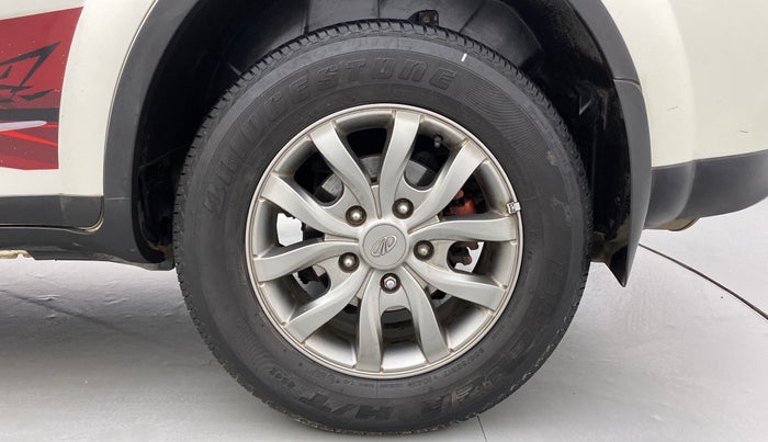 2017 Mahindra XUV500 W10 AT, Diesel, Automatic, 79,656 km, Left Rear Wheel