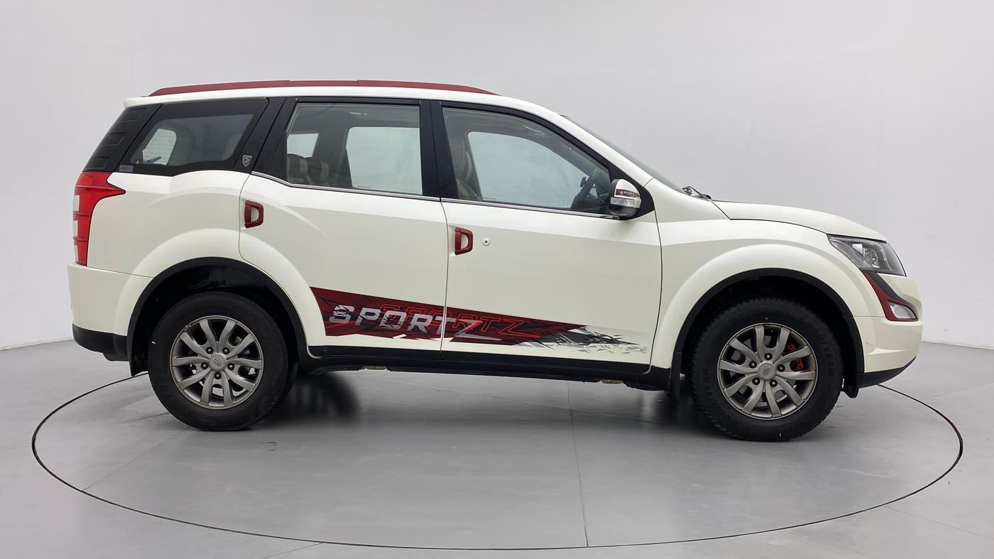 2017 Mahindra XUV500 W10 AT, Diesel, Automatic, 79,656 km, Right Side View