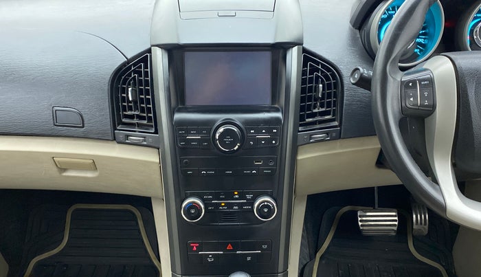 2017 Mahindra XUV500 W10 AT, Diesel, Automatic, 79,656 km, Air Conditioner