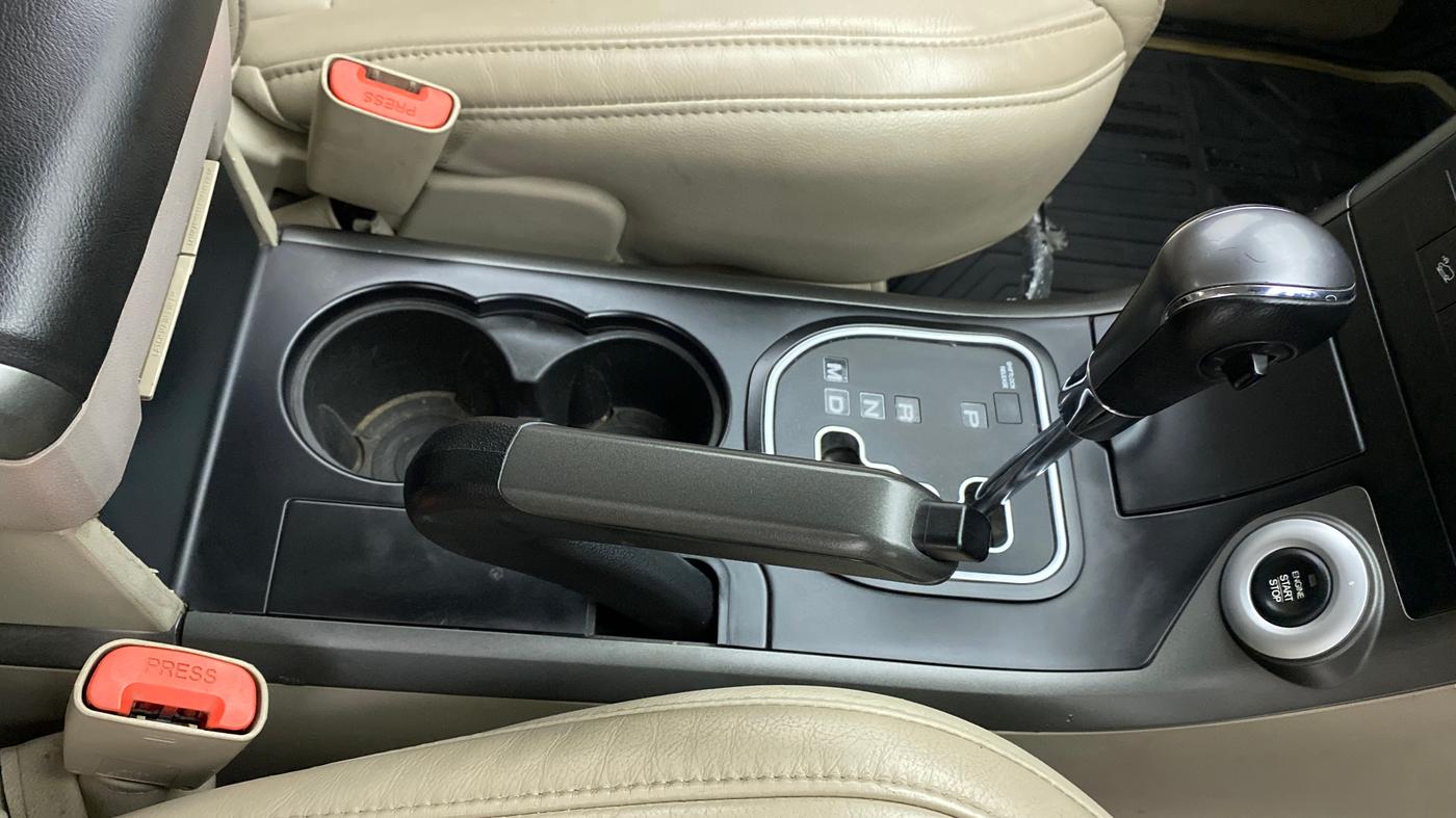 2017 Mahindra XUV500 W10 AT, Diesel, Automatic, 79,656 km, Gear Lever