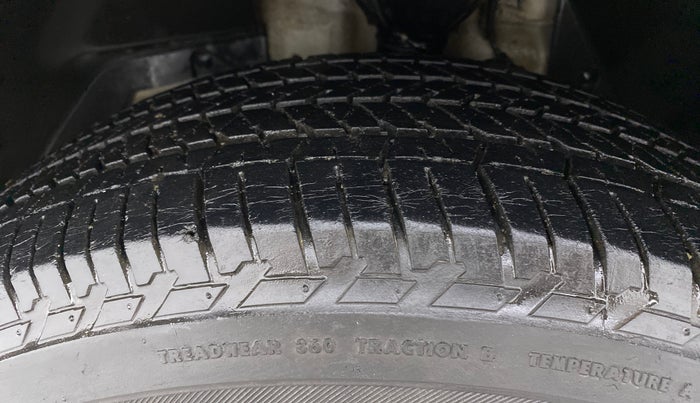 2017 Mahindra XUV500 W10 AT, Diesel, Automatic, 79,656 km, Left Front Tyre Tread