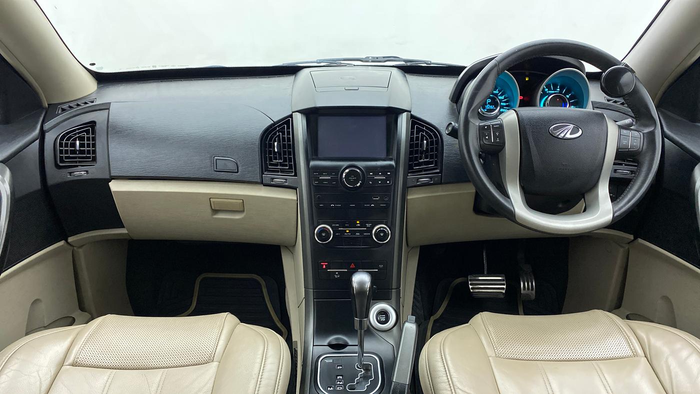 2017 Mahindra XUV500 W10 AT, Diesel, Automatic, 79,656 km, Dashboard
