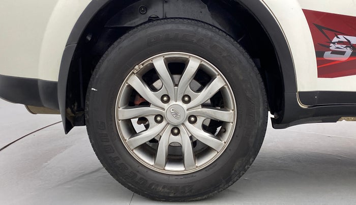 2017 Mahindra XUV500 W10 AT, Diesel, Automatic, 79,656 km, Right Rear Wheel