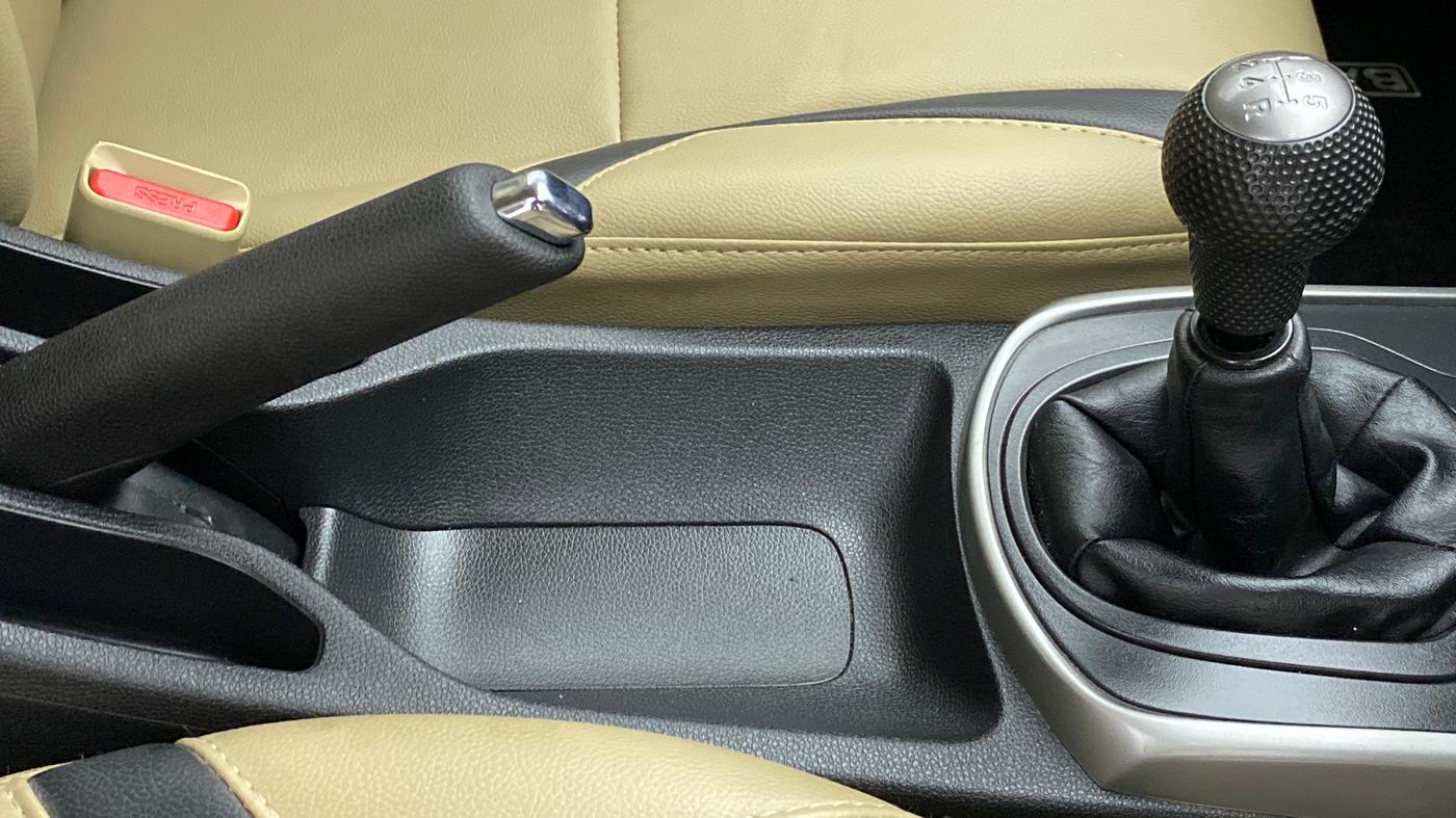 2021 Honda City V MT PETROL, Petrol, Manual, 7,552 km, Gear Lever