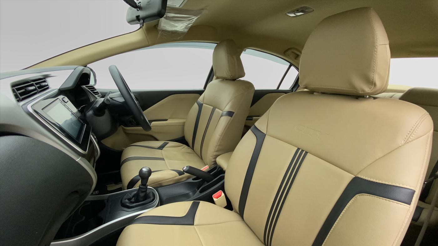 2021 Honda City V MT PETROL, Petrol, Manual, 7,552 km, Right Side Front Door Cabin View