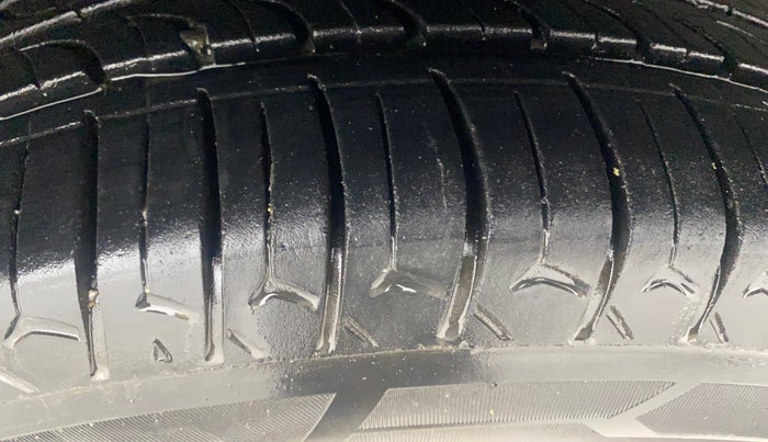 2018 Maruti Swift ZXI AMT, Petrol, Automatic, 92,888 km, Right Front Tyre Tread