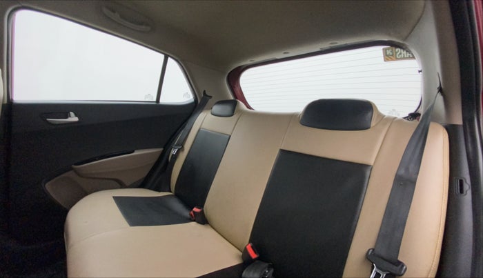 2016 Hyundai Grand i10 SPORTZ 1.2 KAPPA VTVT, Petrol, Manual, 69,302 km, Right Side Rear Door Cabin