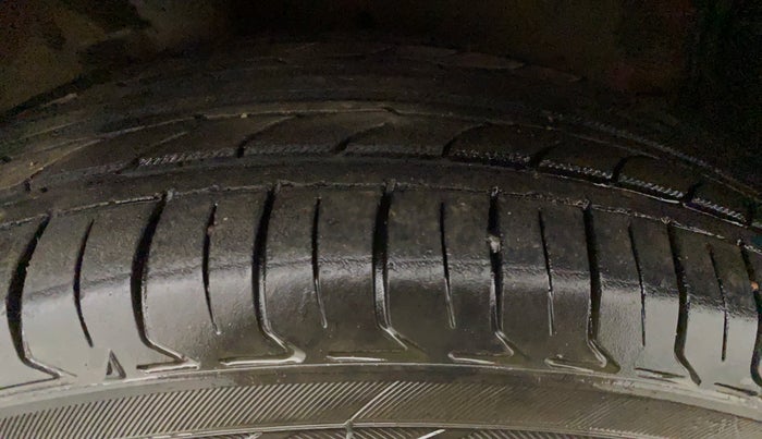 2018 Maruti Celerio VXI CNG, CNG, Manual, 98,623 km, Right Front Tyre Tread