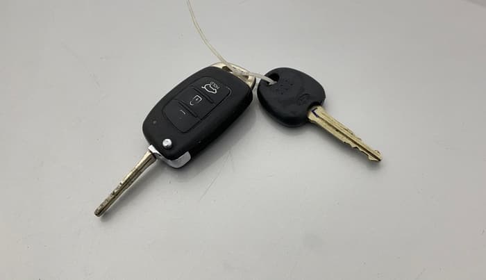 2016 Hyundai Xcent S AT 1.2, Petrol, Automatic, 92,267 km, Key Close Up
