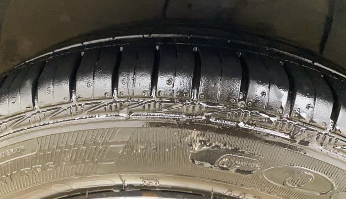 2016 Hyundai Xcent S AT 1.2, Petrol, Automatic, 92,267 km, Right Front Tyre Tread