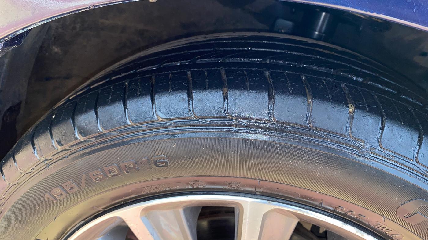2022 Maruti Ciaz ALPHA  AT 1.5 SHVS PETROL, Petrol, Automatic, 71,006 km, Right Front Tyre Tread