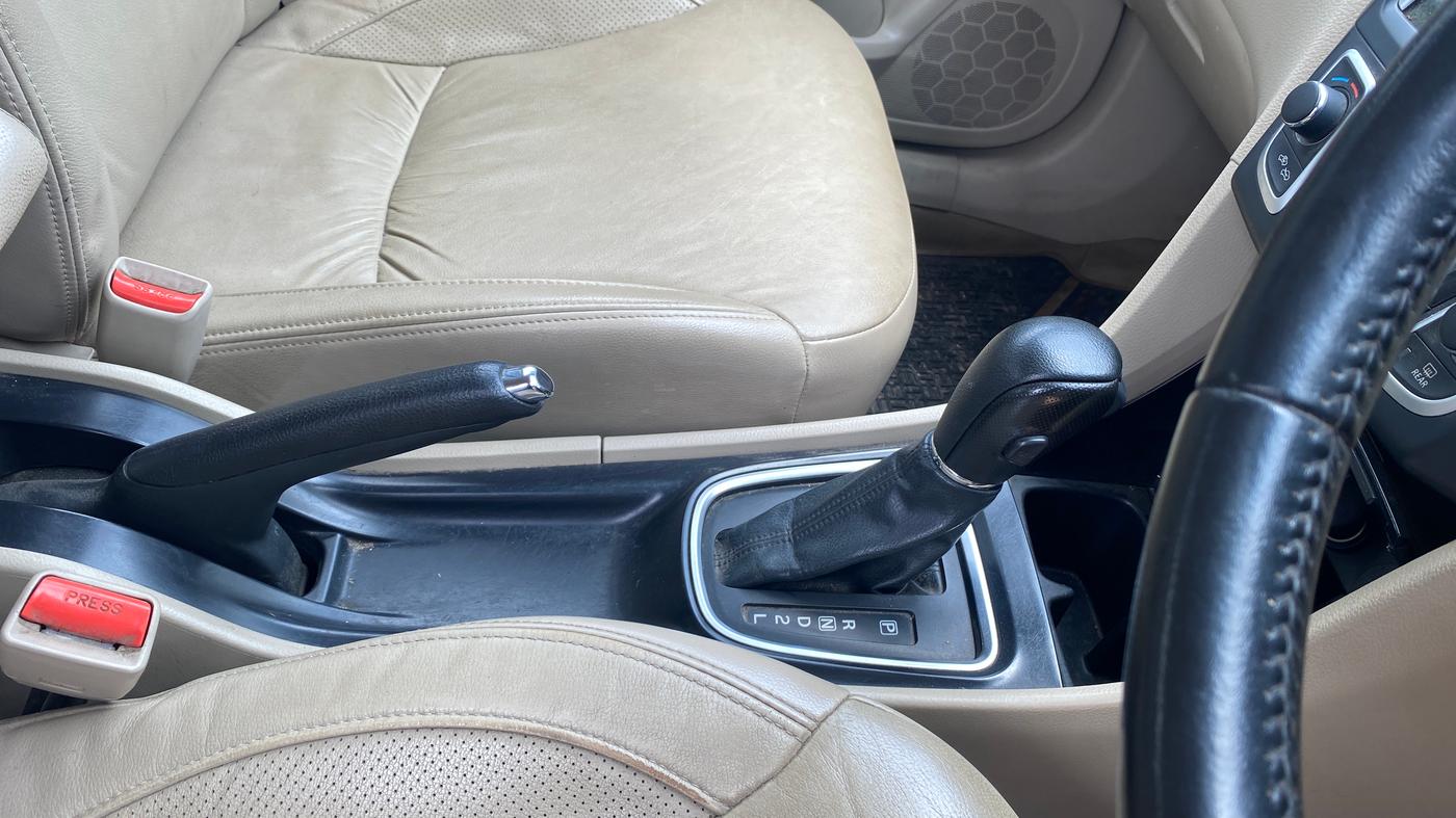 2022 Maruti Ciaz ALPHA  AT 1.5 SHVS PETROL, Petrol, Automatic, 71,006 km, Gear Lever