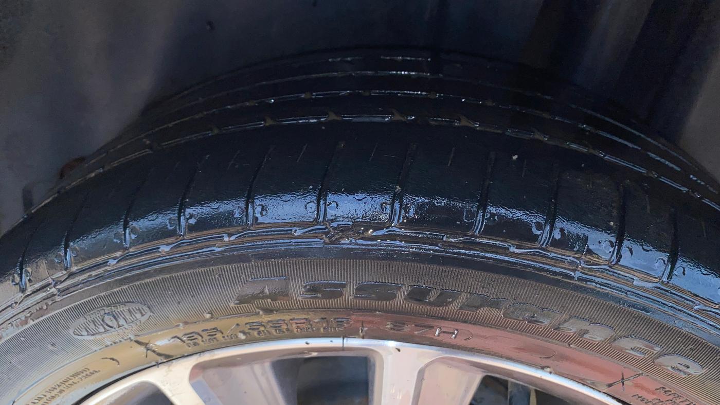 2022 Maruti Ciaz ALPHA  AT 1.5 SHVS PETROL, Petrol, Automatic, 71,006 km, Left Rear Tyre Tread