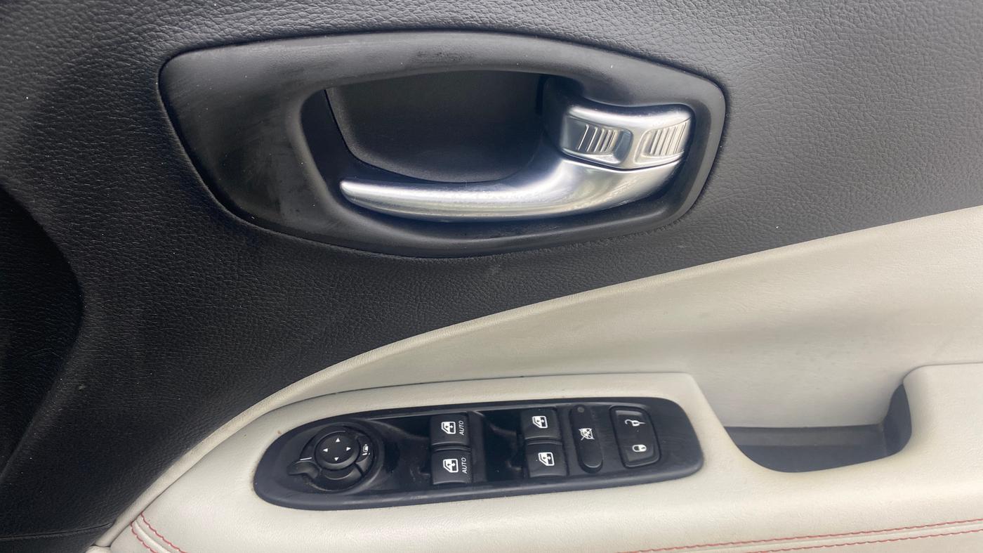2019 Jeep Compass LIMITED 2.0 DIESEL, Diesel, Manual, 79,393 km, Driver Side Door Panels Control