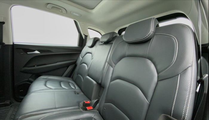 2019 MG HECTOR SHARP DCT PETROL, Petrol, Automatic, 41,877 km, Right Side Rear Door Cabin