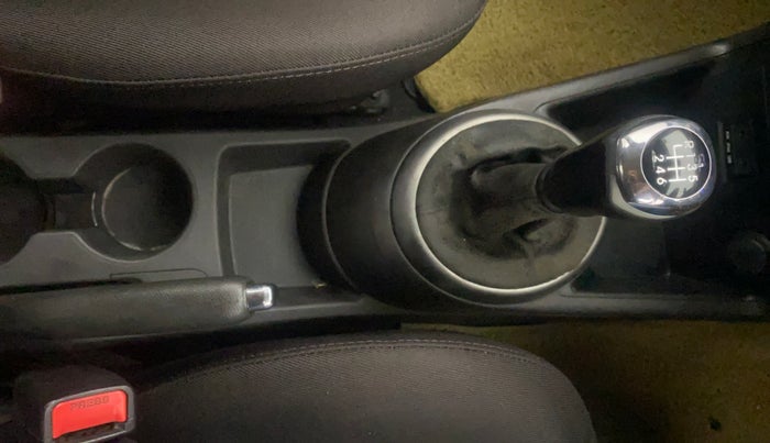 2013 Hyundai i20 SPORTZ 1.4 CRDI, Diesel, Manual, 97,138 km, Gear Lever