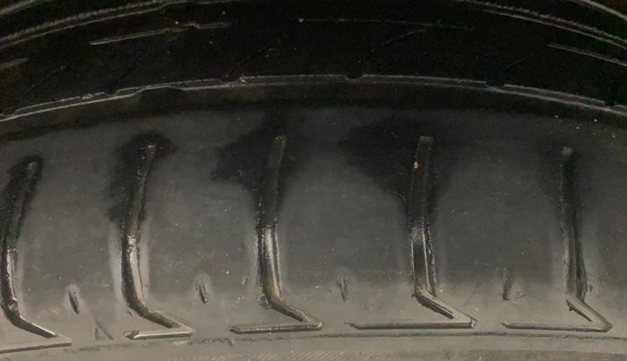 2013 Hyundai i20 SPORTZ 1.4 CRDI, Diesel, Manual, 97,138 km, Right Rear Tyre Tread