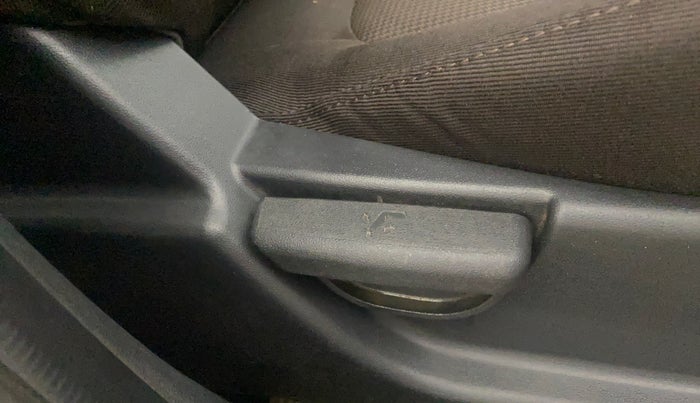 2013 Hyundai i20 SPORTZ 1.4 CRDI, Diesel, Manual, 97,138 km, Driver Side Adjustment Panel