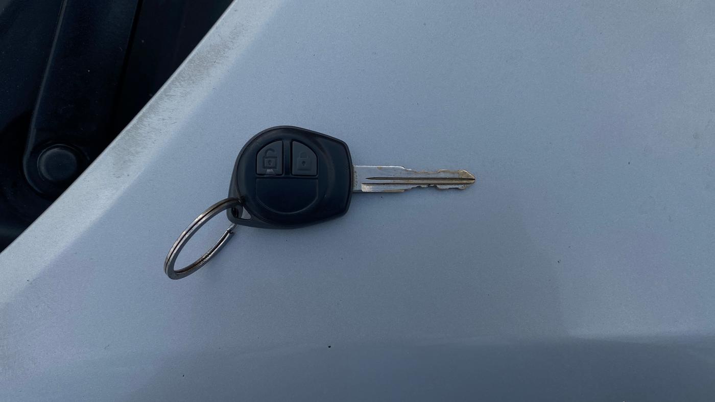 2015 Maruti Swift Dzire VXI, Petrol, Manual, 23,028 km, Key Close Up