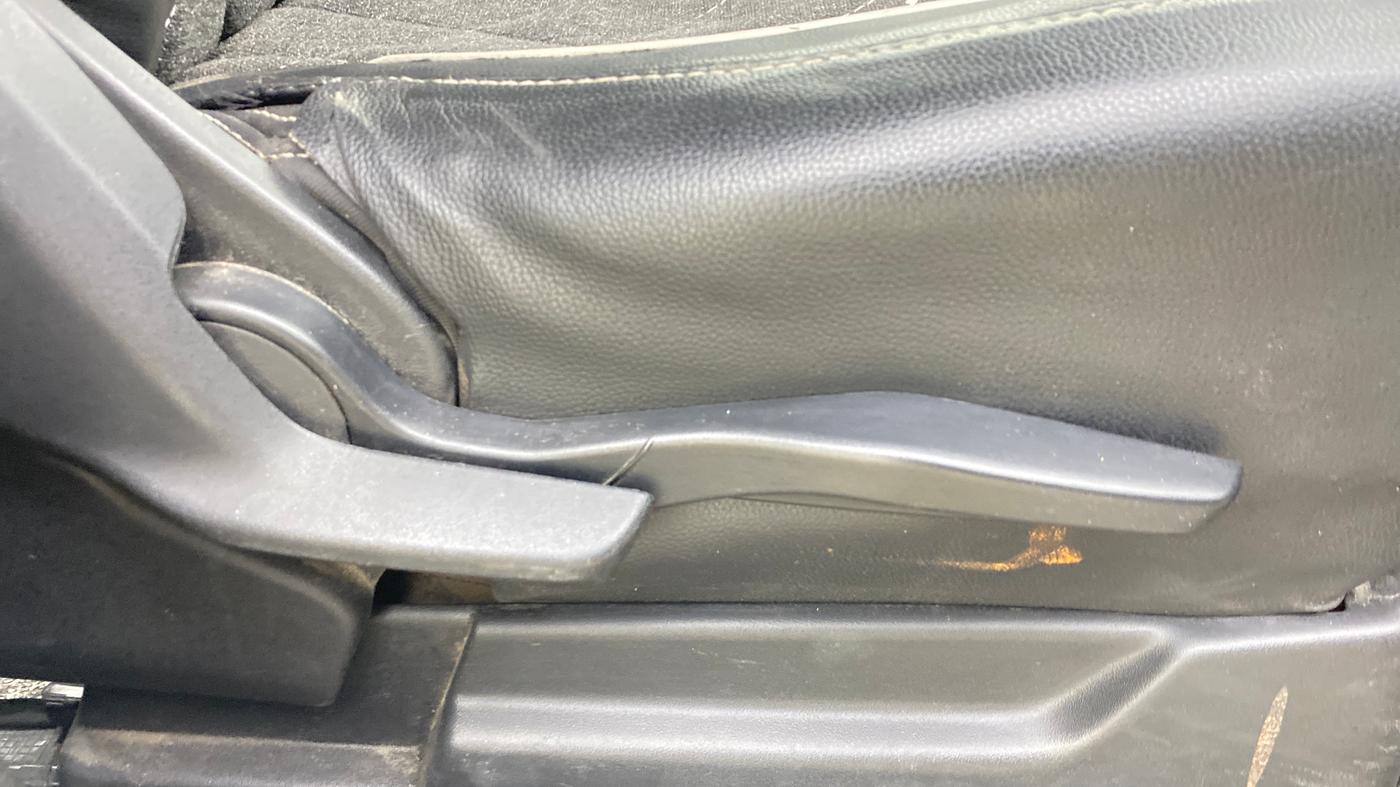 2019 Maruti XL6 ZETA MT, Petrol, Manual, 89,655 km, Driver Side Adjustment Panel