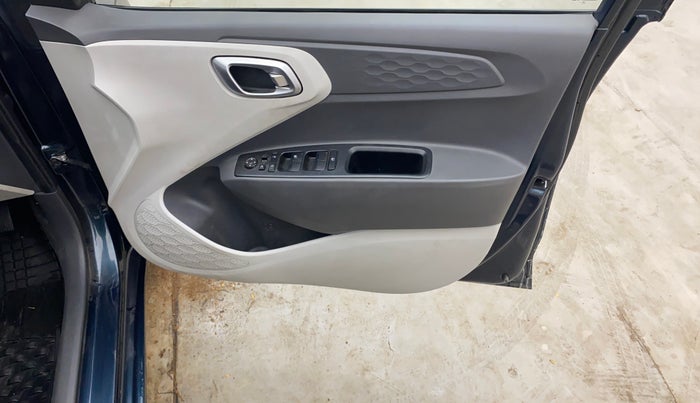 2020 Hyundai GRAND I10 NIOS SPORTZ AMT 1.2 KAPPA VTVT, Petrol, Automatic, 28,213 km, Driver Side Door Panels Control