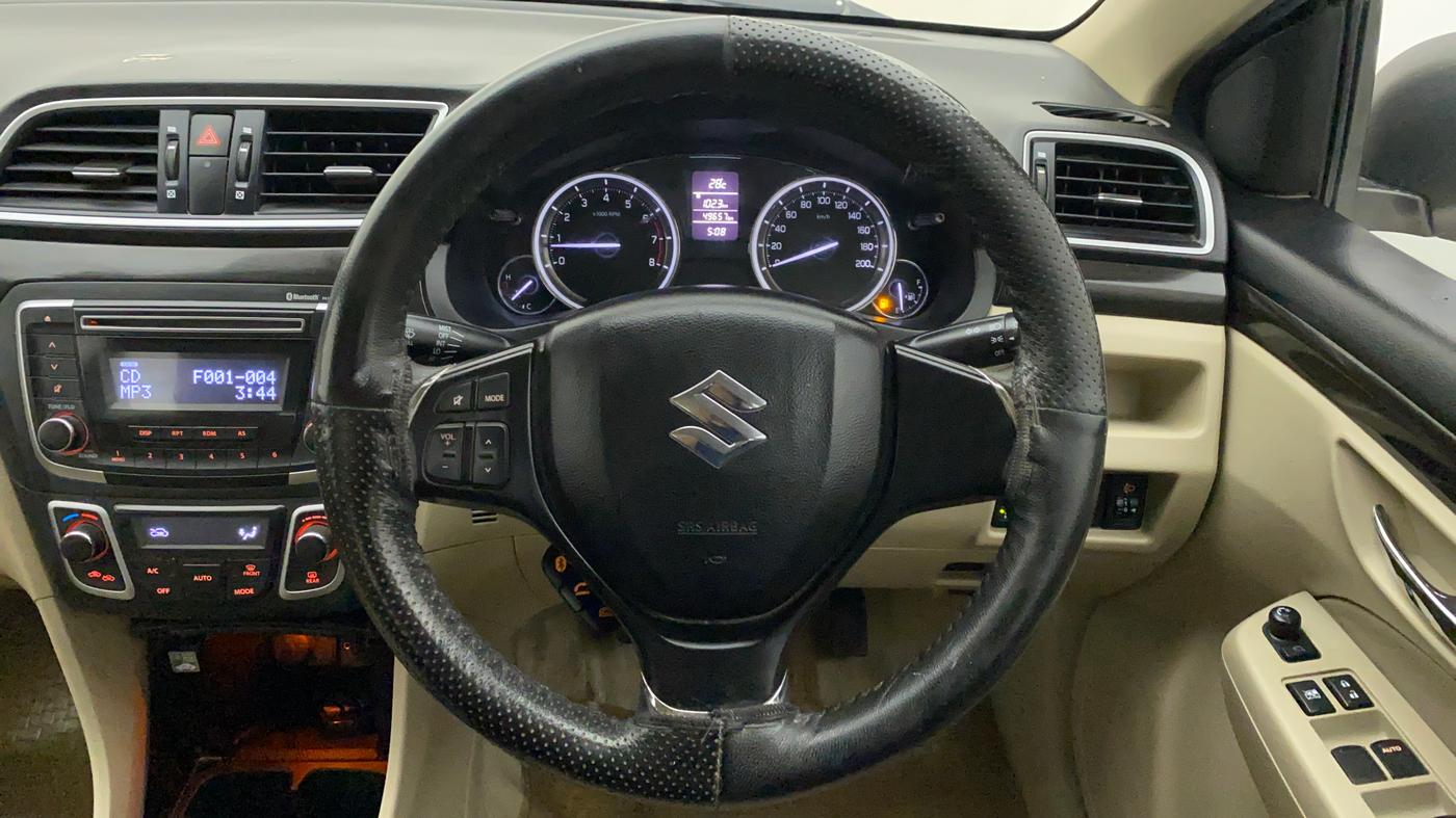 2015 Maruti Ciaz ZXI, CNG, Manual, 49,657 km, Steering Wheel Close Up