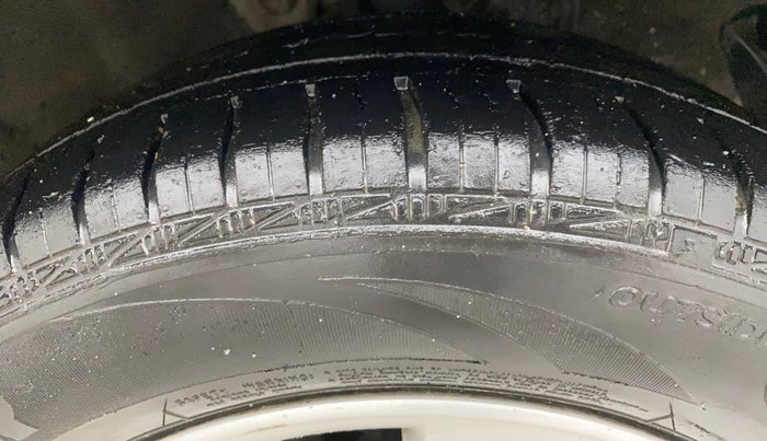 2012 Hyundai i20 SPORTZ 1.2, Petrol, Manual, 35,583 km, Right Front Tyre Tread
