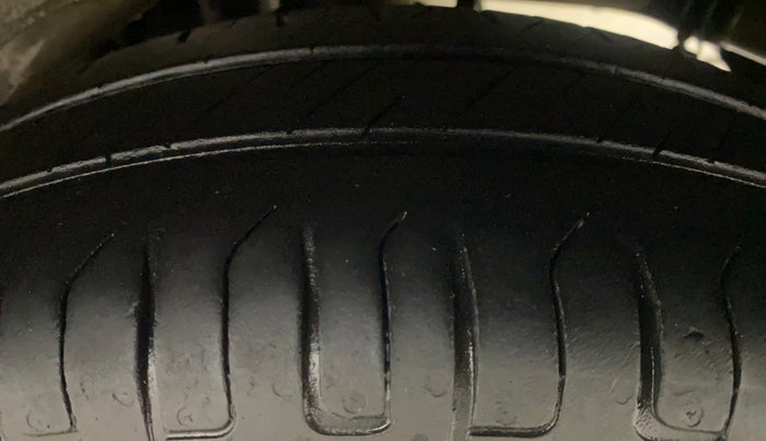 2012 Maruti A Star VXI (ABS) AT, Petrol, Automatic, 60,822 km, Left Rear Tyre Tread