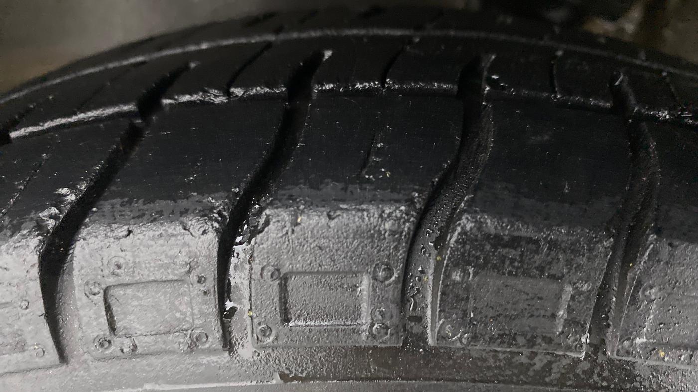 2017 Maruti Alto 800 VXI, Petrol, Manual, 37,743 km, Left Front Tyre Tread