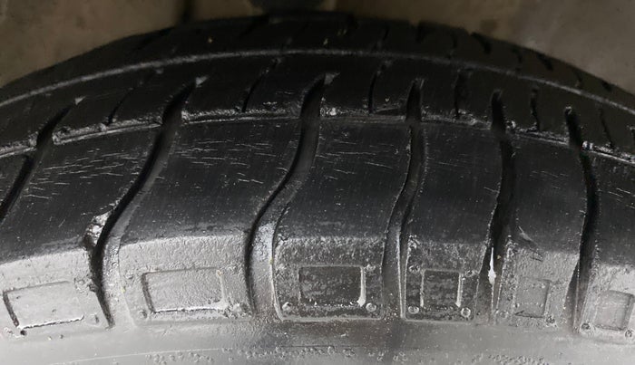 2017 Maruti Alto 800 VXI, Petrol, Manual, 37,743 km, Right Front Tyre Tread