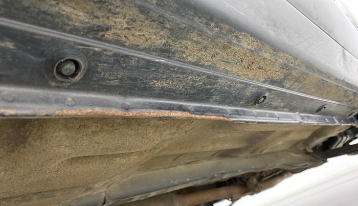 2017 Maruti Alto 800 VXI, Petrol, Manual, 37,743 km, Right running board - Slightly rusted