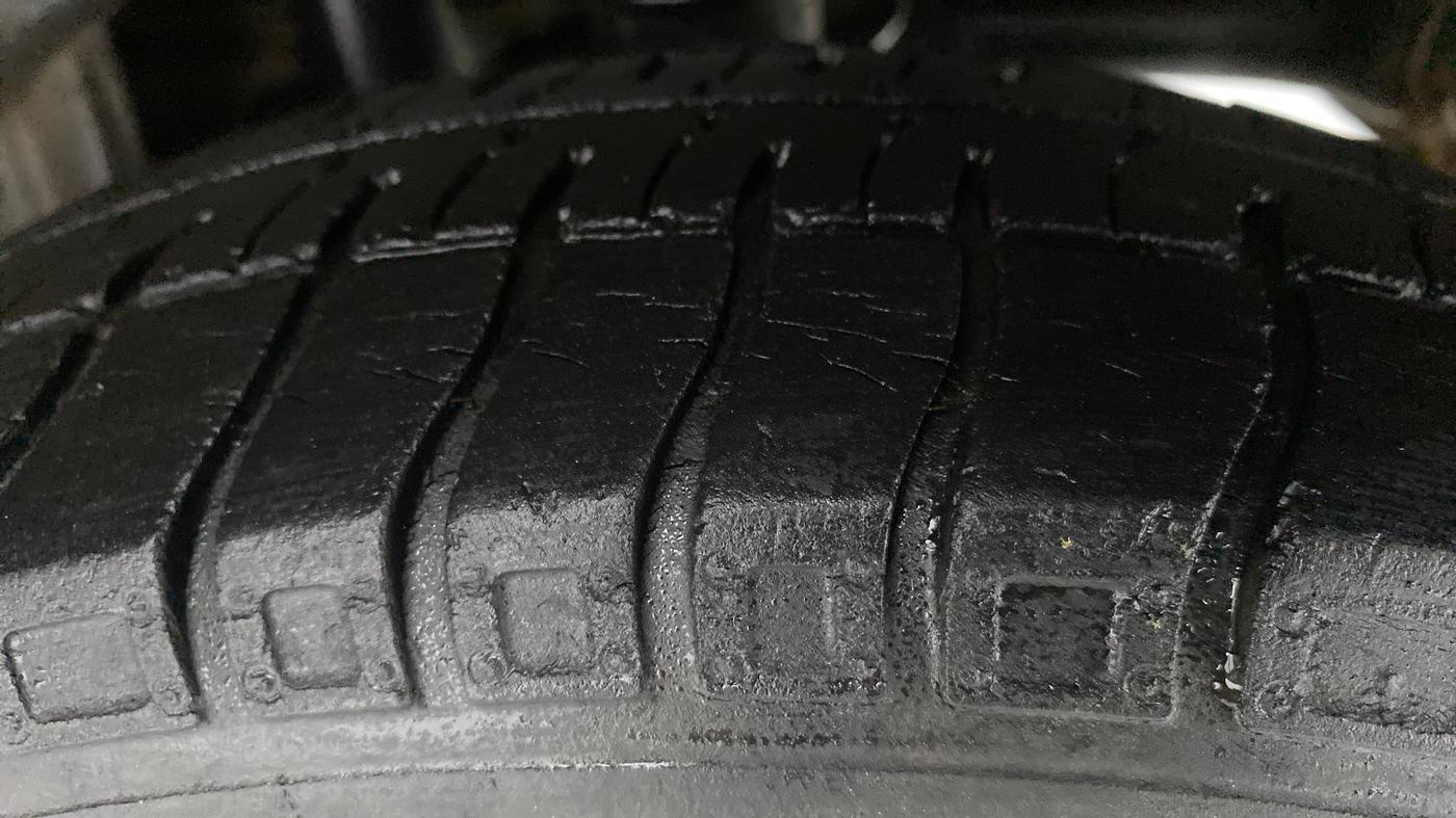 2017 Maruti Alto 800 VXI, Petrol, Manual, 37,743 km, Left Rear Tyre Tread