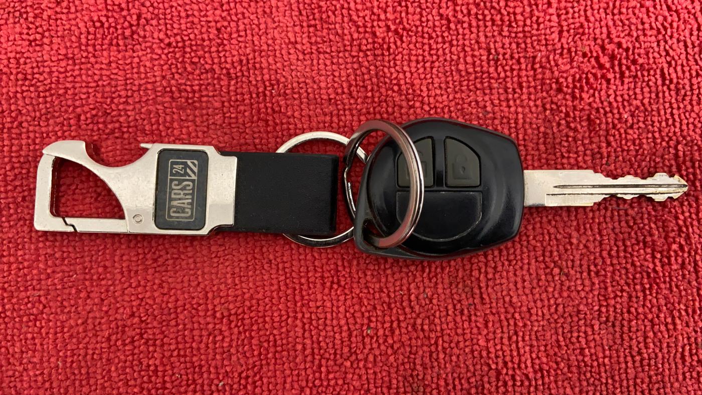 2013 Maruti Swift Dzire VXI, Petrol, Manual, 43,009 km, Key Close Up