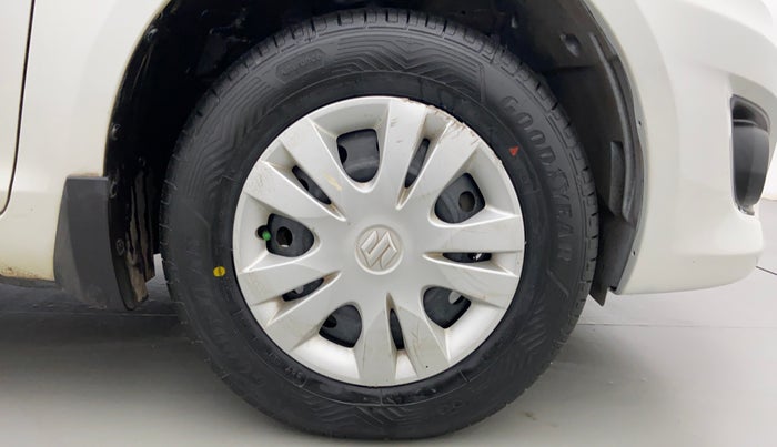 2013 Maruti Swift Dzire VXI, Petrol, Manual, 43,009 km, Right Front Wheel