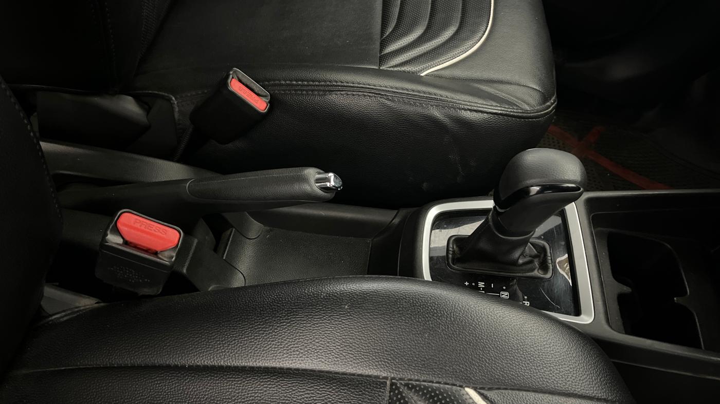 2019 Maruti Swift ZXI PLUS AMT, Petrol, Automatic, 19,514 km, Gear Lever