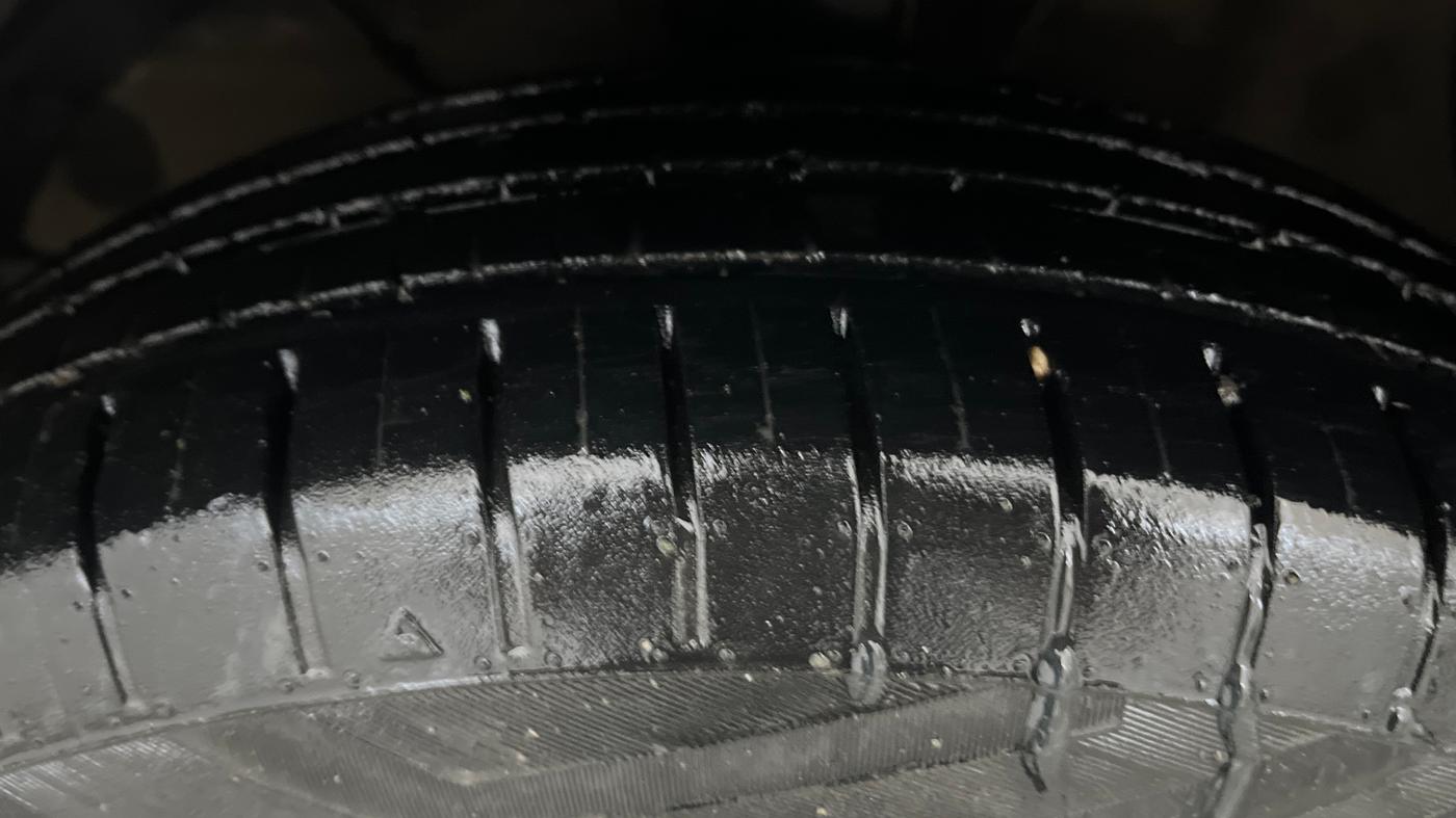 2019 Maruti Swift ZXI PLUS AMT, Petrol, Automatic, 19,514 km, Left Front Tyre Tread