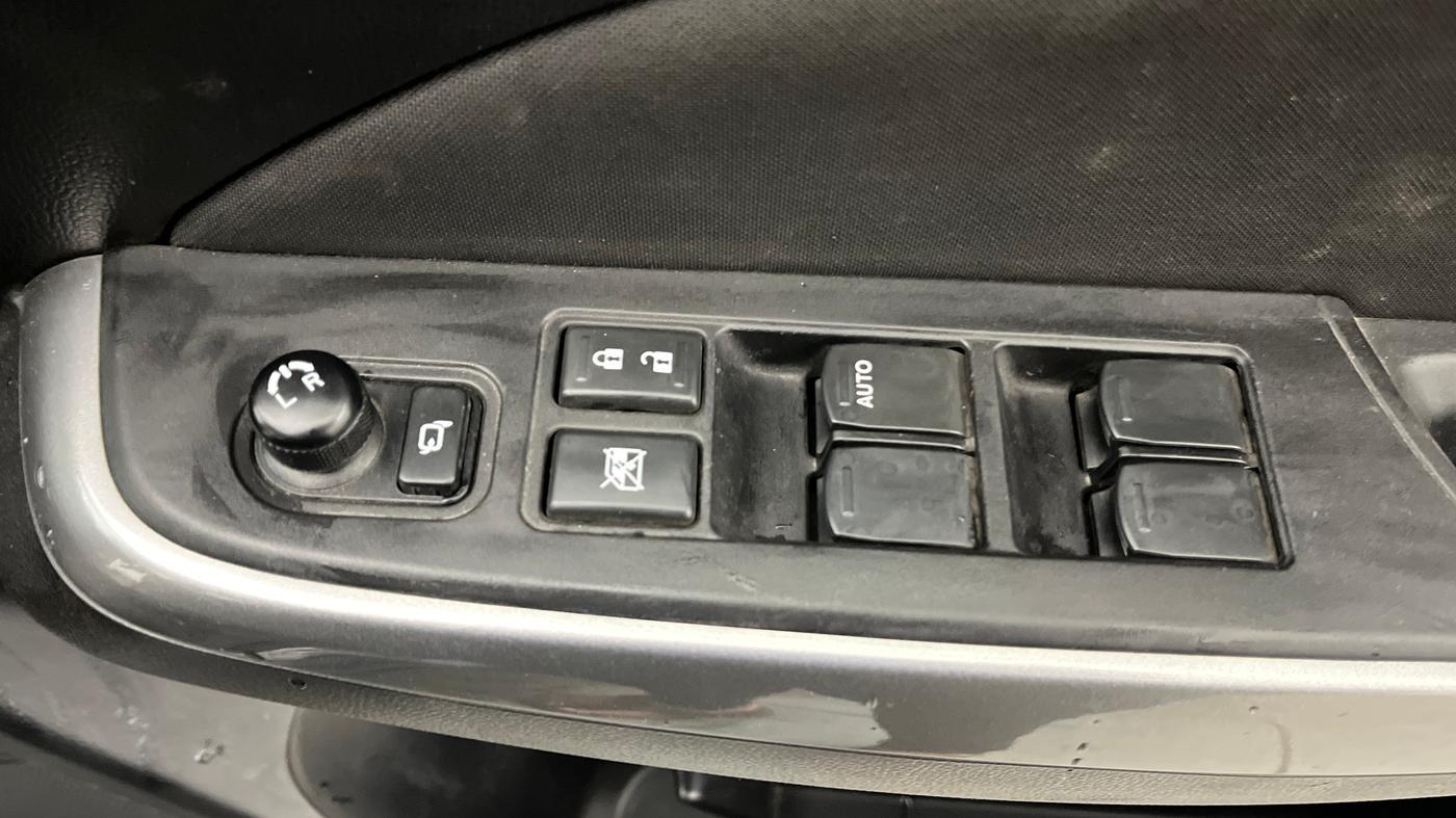 2019 Maruti Swift ZXI PLUS AMT, Petrol, Automatic, 19,514 km, Driver Side Door Panels Control
