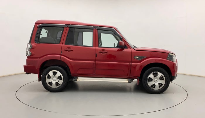2018 Mahindra Scorpio S5, Diesel, Manual, 95,181 km, Right Side View