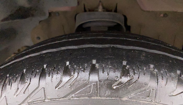 2018 Mahindra Scorpio S5, Diesel, Manual, 95,181 km, Right Front Tyre Tread
