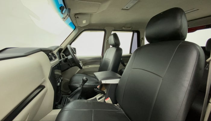2018 Mahindra Scorpio S5, Diesel, Manual, 95,181 km, Right Side Front Door Cabin